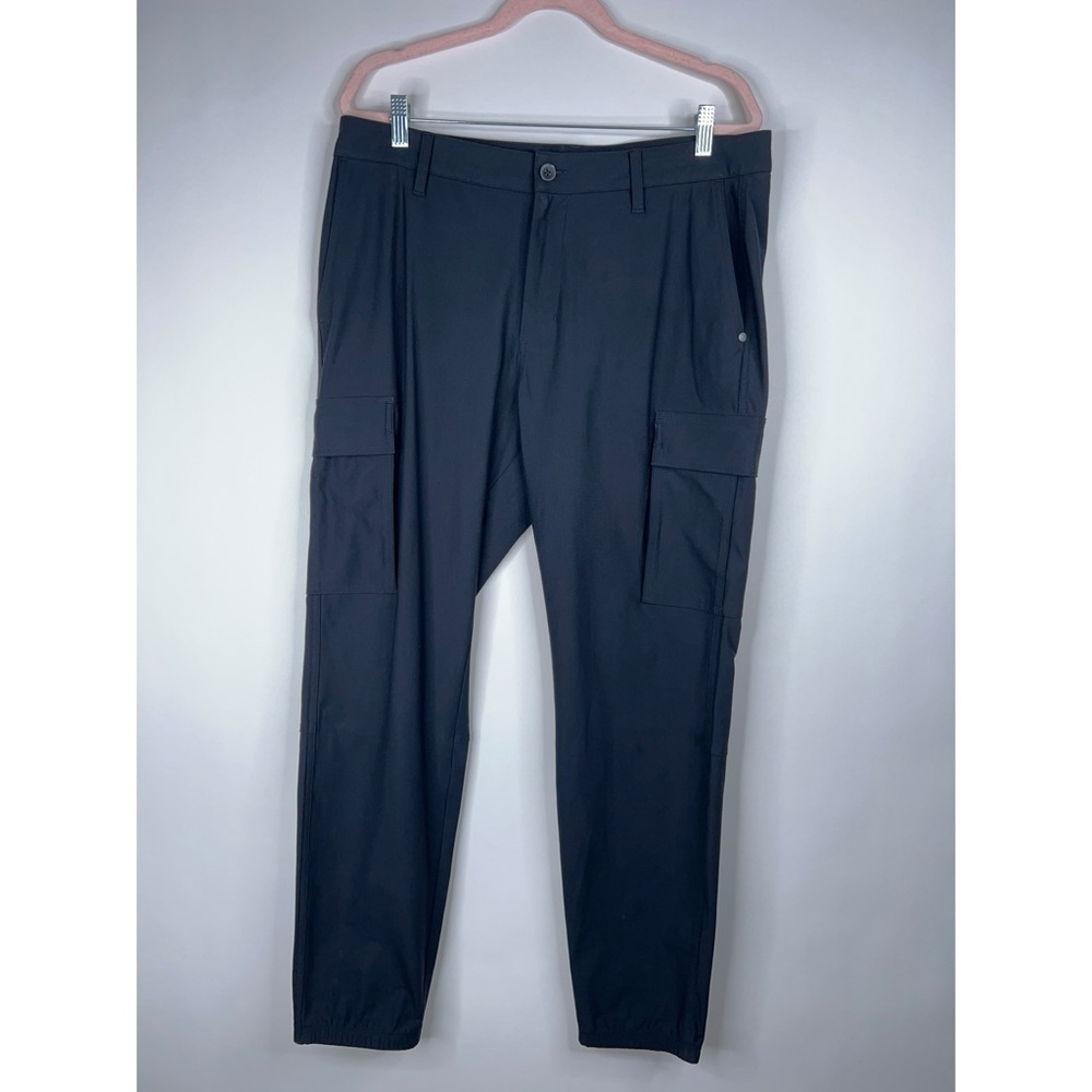 Vuori Meta Cargo Pants Black Stretch Knit Light Athletic Neutral Men's Size 34